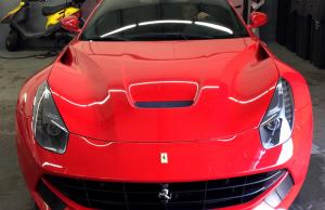 Ferrari bei GLANZ